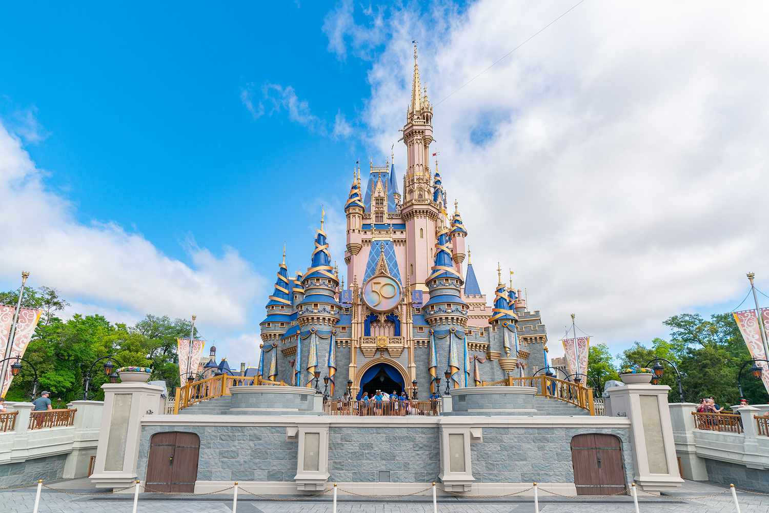 Disney World vs Universal: Which is Better in 2026?