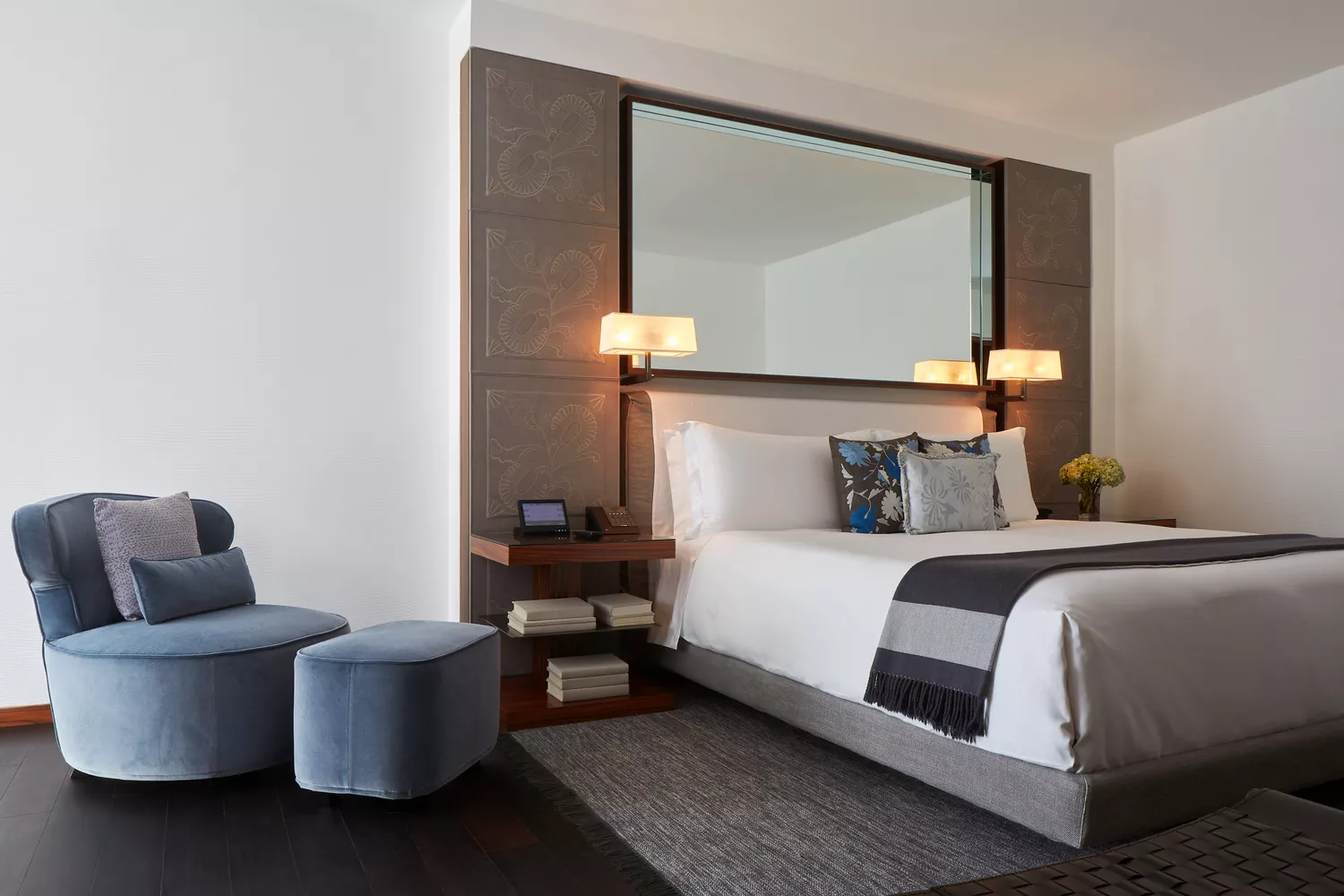 Elegant contemporary guest room at Las Alcobas hotel in Polanco.